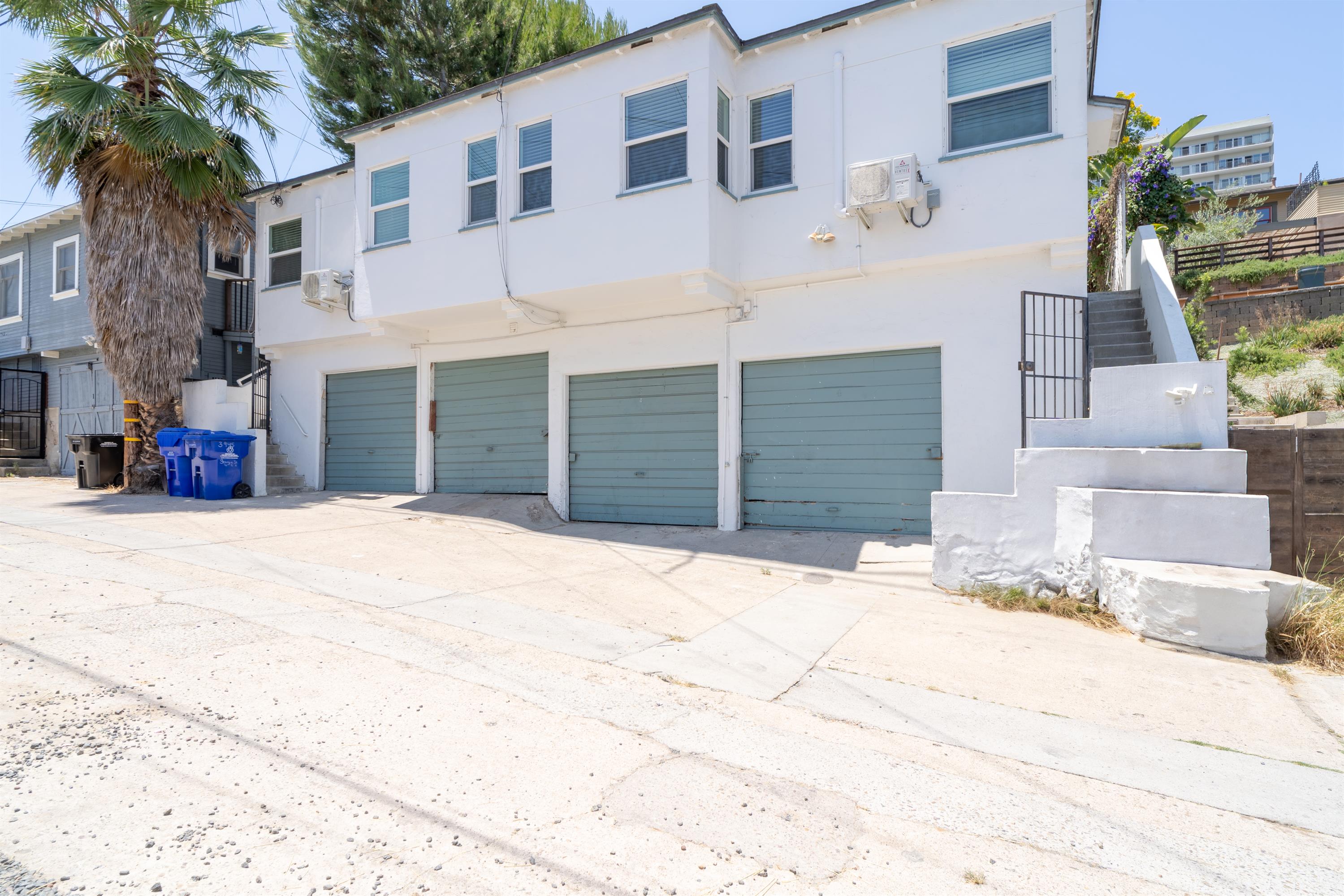 3943 1/2 Georgia Street